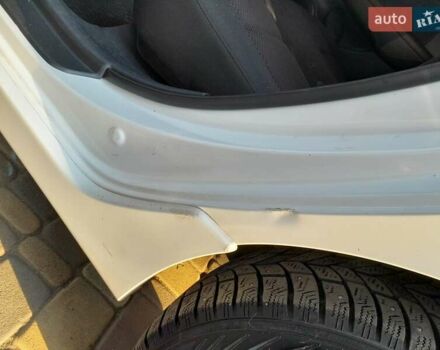 Белый Хендай i30, объемом двигателя 1.58 л и пробегом 217 тыс. км за 7900 $, фото 14 на Automoto.ua