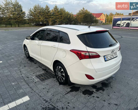 Белый Хендай i30, объемом двигателя 1.4 л и пробегом 340 тыс. км за 6900 $, фото 9 на Automoto.ua