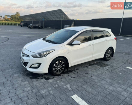 Белый Хендай i30, объемом двигателя 1.4 л и пробегом 340 тыс. км за 6900 $, фото 7 на Automoto.ua