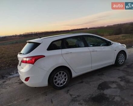Белый Хендай i30, объемом двигателя 1.6 л и пробегом 227 тыс. км за 7300 $, фото 17 на Automoto.ua