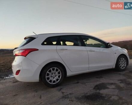 Белый Хендай i30, объемом двигателя 1.6 л и пробегом 227 тыс. км за 7300 $, фото 16 на Automoto.ua