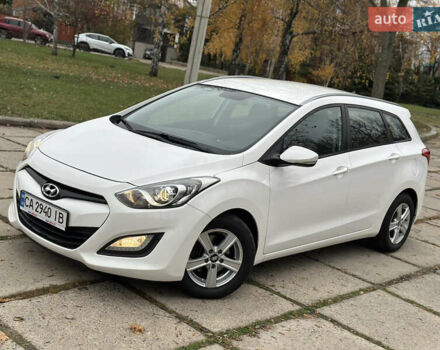 Белый Хендай i30, объемом двигателя 1.6 л и пробегом 190 тыс. км за 7750 $, фото 22 на Automoto.ua