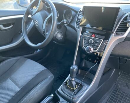 Білий Хендай i30, об'ємом двигуна 1.6 л та пробігом 227 тис. км за 7700 $, фото 8 на Automoto.ua