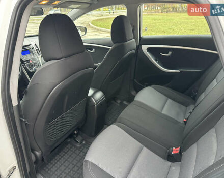 Белый Хендай i30, объемом двигателя 1.6 л и пробегом 190 тыс. км за 7750 $, фото 35 на Automoto.ua