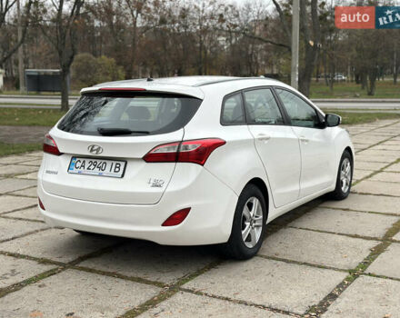 Белый Хендай i30, объемом двигателя 1.6 л и пробегом 190 тыс. км за 7750 $, фото 11 на Automoto.ua