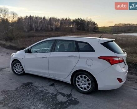 Белый Хендай i30, объемом двигателя 1.6 л и пробегом 227 тыс. км за 7300 $, фото 40 на Automoto.ua