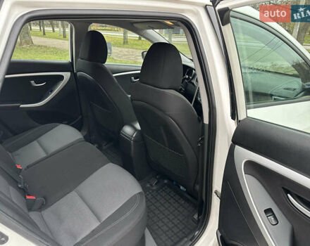 Белый Хендай i30, объемом двигателя 1.6 л и пробегом 190 тыс. км за 7750 $, фото 34 на Automoto.ua
