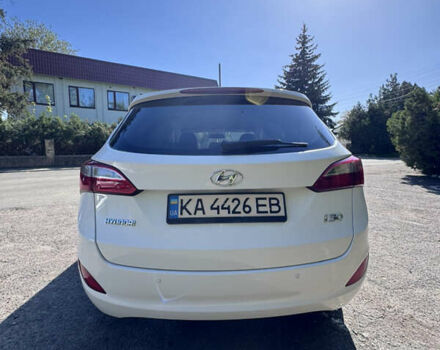 Белый Хендай i30, объемом двигателя 1.6 л и пробегом 244 тыс. км за 7600 $, фото 3 на Automoto.ua