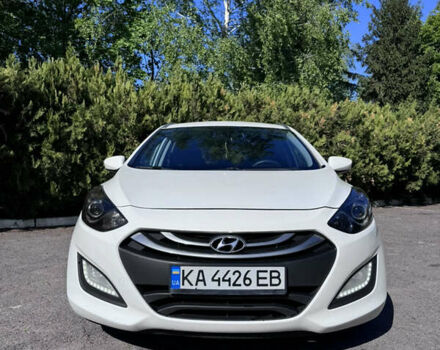 Белый Хендай i30, объемом двигателя 1.6 л и пробегом 244 тыс. км за 7600 $, фото 2 на Automoto.ua