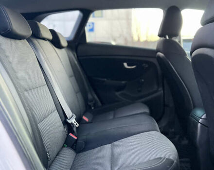Белый Хендай i30, объемом двигателя 1.58 л и пробегом 227 тыс. км за 7699 $, фото 18 на Automoto.ua