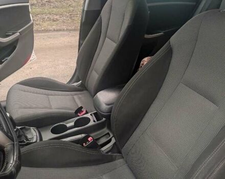 Білий Хендай i30, об'ємом двигуна 1.58 л та пробігом 284 тис. км за 8750 $, фото 16 на Automoto.ua