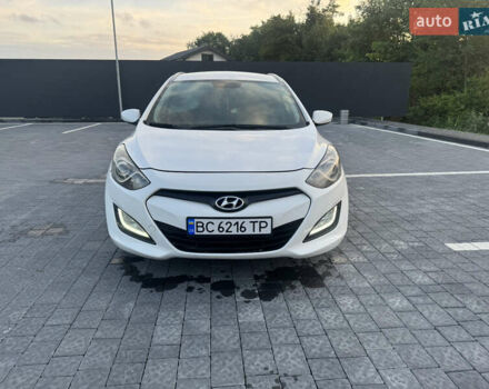 Белый Хендай i30, объемом двигателя 1.4 л и пробегом 340 тыс. км за 6900 $, фото 2 на Automoto.ua