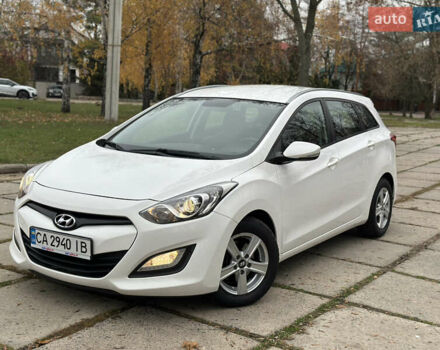 Белый Хендай i30, объемом двигателя 1.6 л и пробегом 190 тыс. км за 7750 $, фото 20 на Automoto.ua