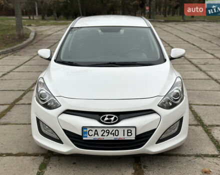 Белый Хендай i30, объемом двигателя 1.6 л и пробегом 190 тыс. км за 7750 $, фото 18 на Automoto.ua