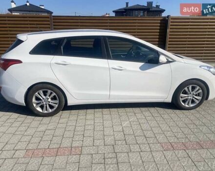 Білий Хендай i30, об'ємом двигуна 1.6 л та пробігом 260 тис. км за 11000 $, фото 1 на Automoto.ua