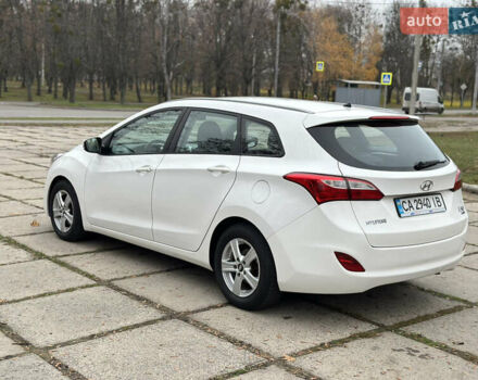 Белый Хендай i30, объемом двигателя 1.6 л и пробегом 190 тыс. км за 7750 $, фото 6 на Automoto.ua