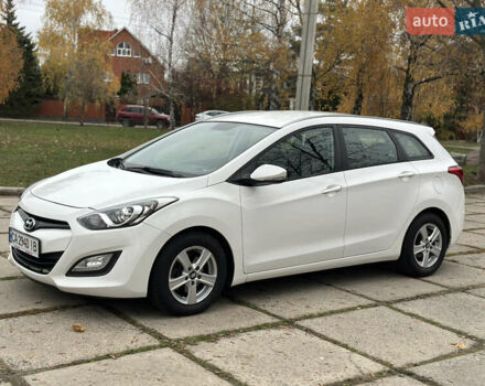 Белый Хендай i30, объемом двигателя 1.6 л и пробегом 190 тыс. км за 7750 $, фото 3 на Automoto.ua