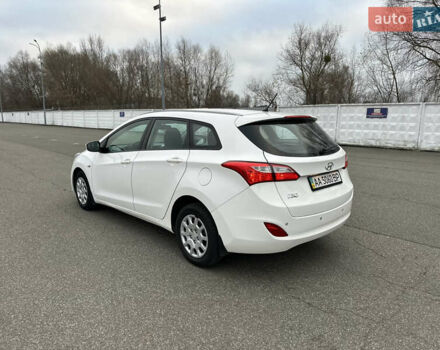 Белый Хендай i30, объемом двигателя 1.59 л и пробегом 140 тыс. км за 8700 $, фото 3 на Automoto.ua