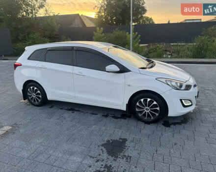 Белый Хендай i30, объемом двигателя 1.4 л и пробегом 340 тыс. км за 6900 $, фото 3 на Automoto.ua