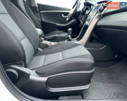 Белый Хендай i30, объемом двигателя 1.59 л и пробегом 140 тыс. км за 8700 $, фото 9 на Automoto.ua