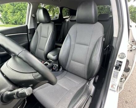 Білий Хендай i30, об'ємом двигуна 1.6 л та пробігом 167 тис. км за 11800 $, фото 21 на Automoto.ua