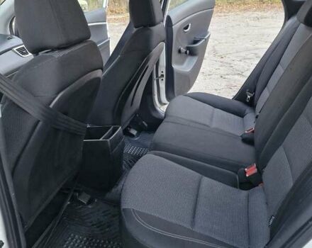 Белый Хендай i30, объемом двигателя 1.4 л и пробегом 180 тыс. км за 8999 $, фото 8 на Automoto.ua