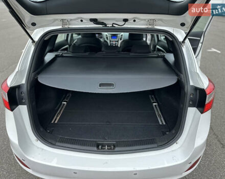 Белый Хендай i30, объемом двигателя 1.59 л и пробегом 140 тыс. км за 8700 $, фото 13 на Automoto.ua