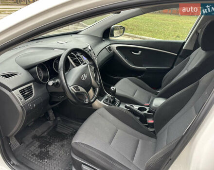 Белый Хендай i30, объемом двигателя 1.6 л и пробегом 190 тыс. км за 7750 $, фото 31 на Automoto.ua