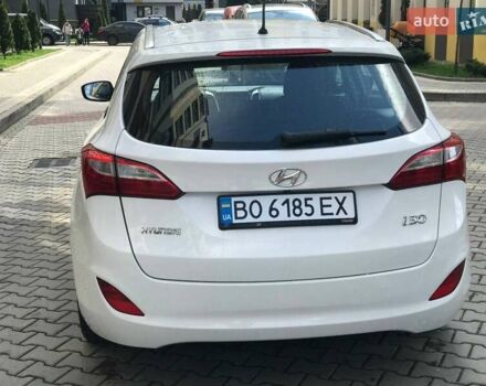 Белый Хендай i30, объемом двигателя 1.58 л и пробегом 223 тыс. км за 6800 $, фото 3 на Automoto.ua