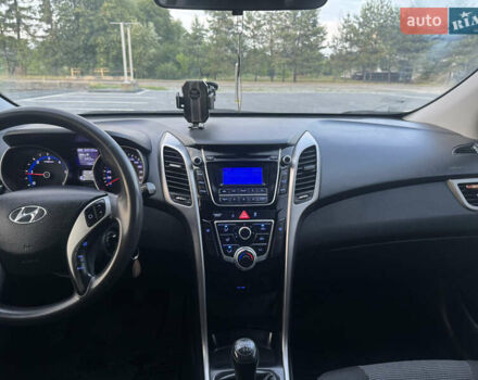 Белый Хендай i30, объемом двигателя 1.4 л и пробегом 340 тыс. км за 6900 $, фото 11 на Automoto.ua