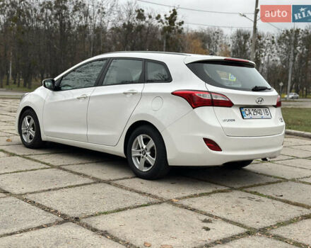 Белый Хендай i30, объемом двигателя 1.6 л и пробегом 190 тыс. км за 7750 $, фото 7 на Automoto.ua