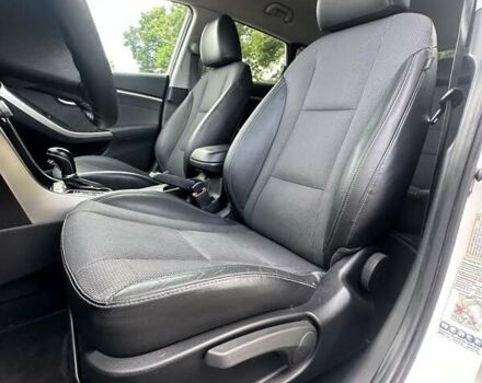 Білий Хендай i30, об'ємом двигуна 1.6 л та пробігом 167 тис. км за 11800 $, фото 16 на Automoto.ua