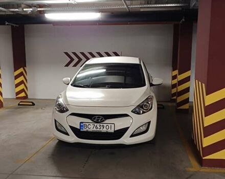 Белый Хендай i30, объемом двигателя 1.4 л и пробегом 300 тыс. км за 7300 $, фото 1 на Automoto.ua