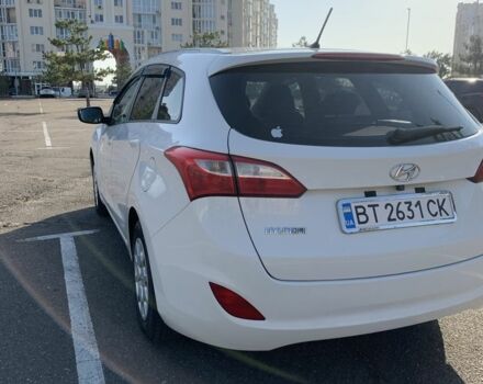 Белый Хендай i30, объемом двигателя 1.6 л и пробегом 245 тыс. км за 10299 $, фото 5 на Automoto.ua