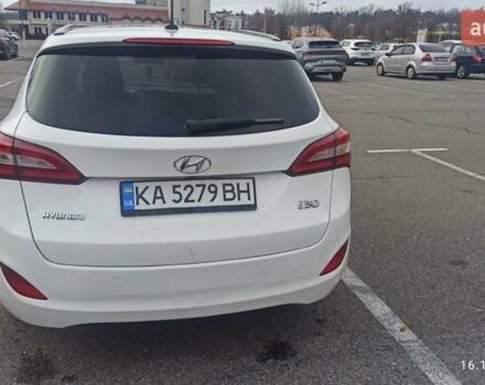 Белый Хендай i30, объемом двигателя 1.58 л и пробегом 252 тыс. км за 9500 $, фото 6 на Automoto.ua