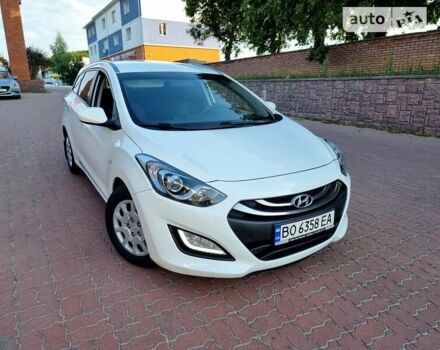 Белый Хендай i30, объемом двигателя 1.58 л и пробегом 237 тыс. км за 7999 $, фото 5 на Automoto.ua