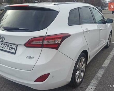 Белый Хендай i30, объемом двигателя 1.58 л и пробегом 252 тыс. км за 9500 $, фото 3 на Automoto.ua