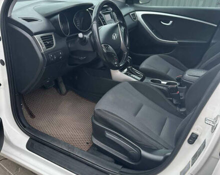 Білий Хендай i30, об'ємом двигуна 1.6 л та пробігом 307 тис. км за 7900 $, фото 8 на Automoto.ua
