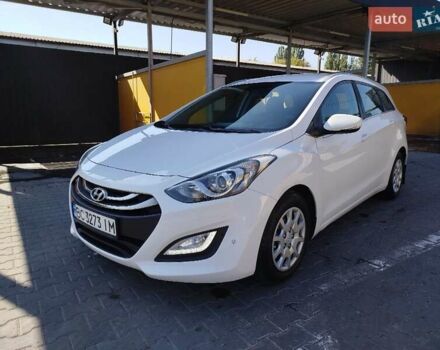 Хендай i30 2014 в Хмельницком на Automoto.ua Белый Хендай i30, объемом двигателя 1.6 л и пробегом 234 тыс. км за 7999 $, фото 11 на Automoto.ua