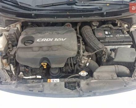 Белый Хендай i30, объемом двигателя 1.58 л и пробегом 252 тыс. км за 9500 $, фото 9 на Automoto.ua