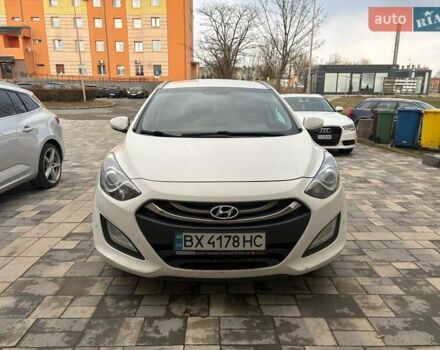 Белый Хендай i30, объемом двигателя 1.58 л и пробегом 300 тыс. км за 9000 $, фото 2 на Automoto.ua