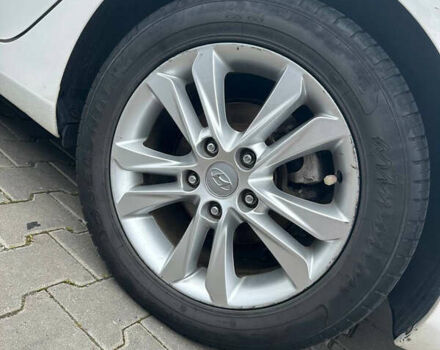 Білий Хендай i30, об'ємом двигуна 1.6 л та пробігом 307 тис. км за 7900 $, фото 17 на Automoto.ua