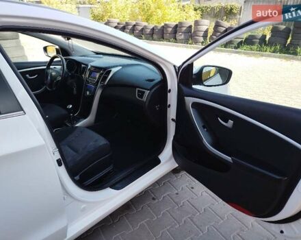 Хендай i30 2014 в Хмельницком на Automoto.ua Белый Хендай i30, объемом двигателя 1.6 л и пробегом 234 тыс. км за 7999 $, фото 18 на Automoto.ua