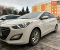 Белый Хендай i30, объемом двигателя 1.58 л и пробегом 300 тыс. км за 9000 $, фото 1 на Automoto.ua