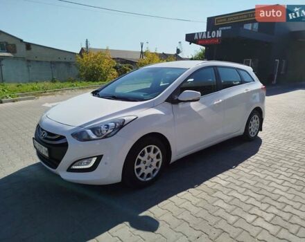 Хендай i30 2014 в Хмельницком на Automoto.ua Белый Хендай i30, объемом двигателя 1.6 л и пробегом 234 тыс. км за 7999 $, фото 10 на Automoto.ua