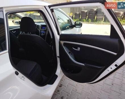 Хендай i30 2014 в Хмельницком на Automoto.ua Белый Хендай i30, объемом двигателя 1.6 л и пробегом 234 тыс. км за 7999 $, фото 19 на Automoto.ua