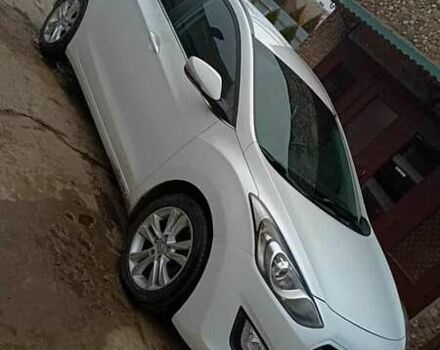 Белый Хендай i30, объемом двигателя 1.6 л и пробегом 204 тыс. км за 10500 $, фото 2 на Automoto.ua