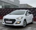 Белый Хендай i30, объемом двигателя 1.58 л и пробегом 220 тыс. км за 10000 $, фото 1 на Automoto.ua