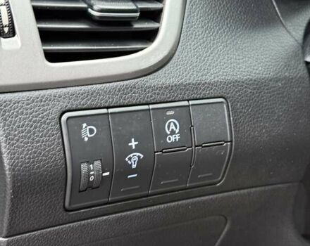 Белый Хендай i30, объемом двигателя 1.58 л и пробегом 220 тыс. км за 10000 $, фото 24 на Automoto.ua