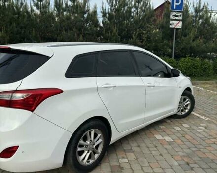 Белый Хендай i30, объемом двигателя 1.6 л и пробегом 284 тыс. км за 7900 $, фото 14 на Automoto.ua